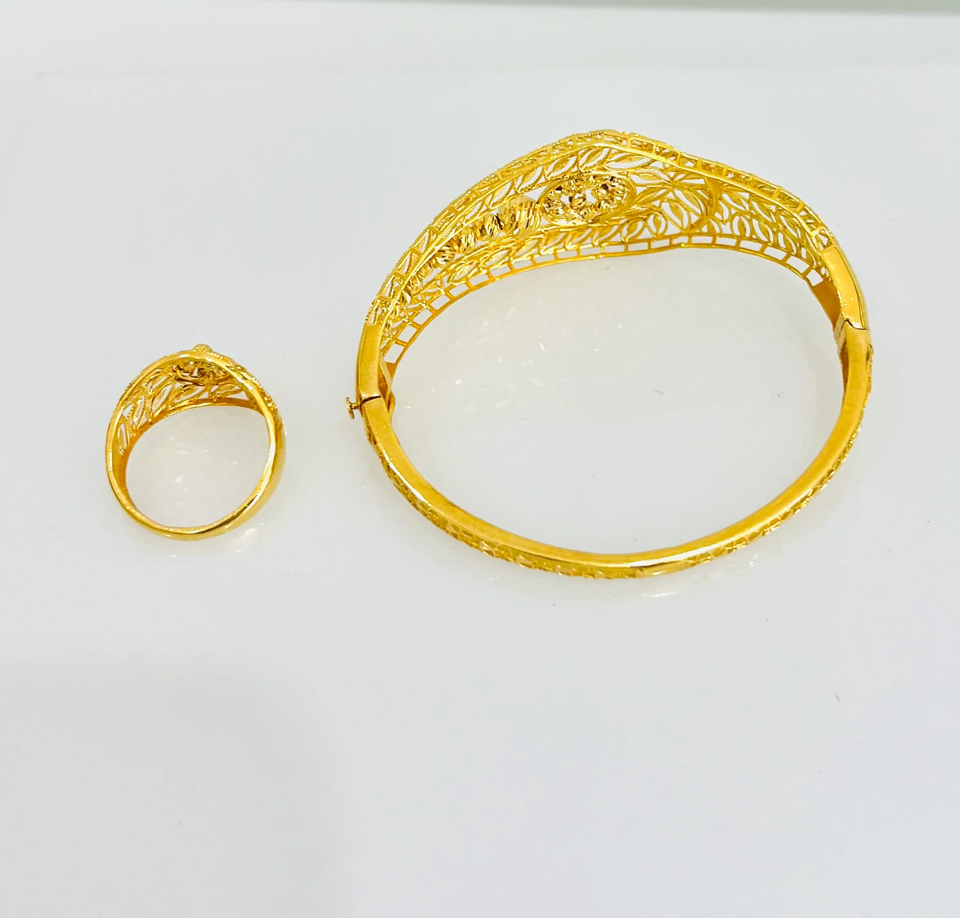 21K Gold Bangle Bracelet Set - Image 3