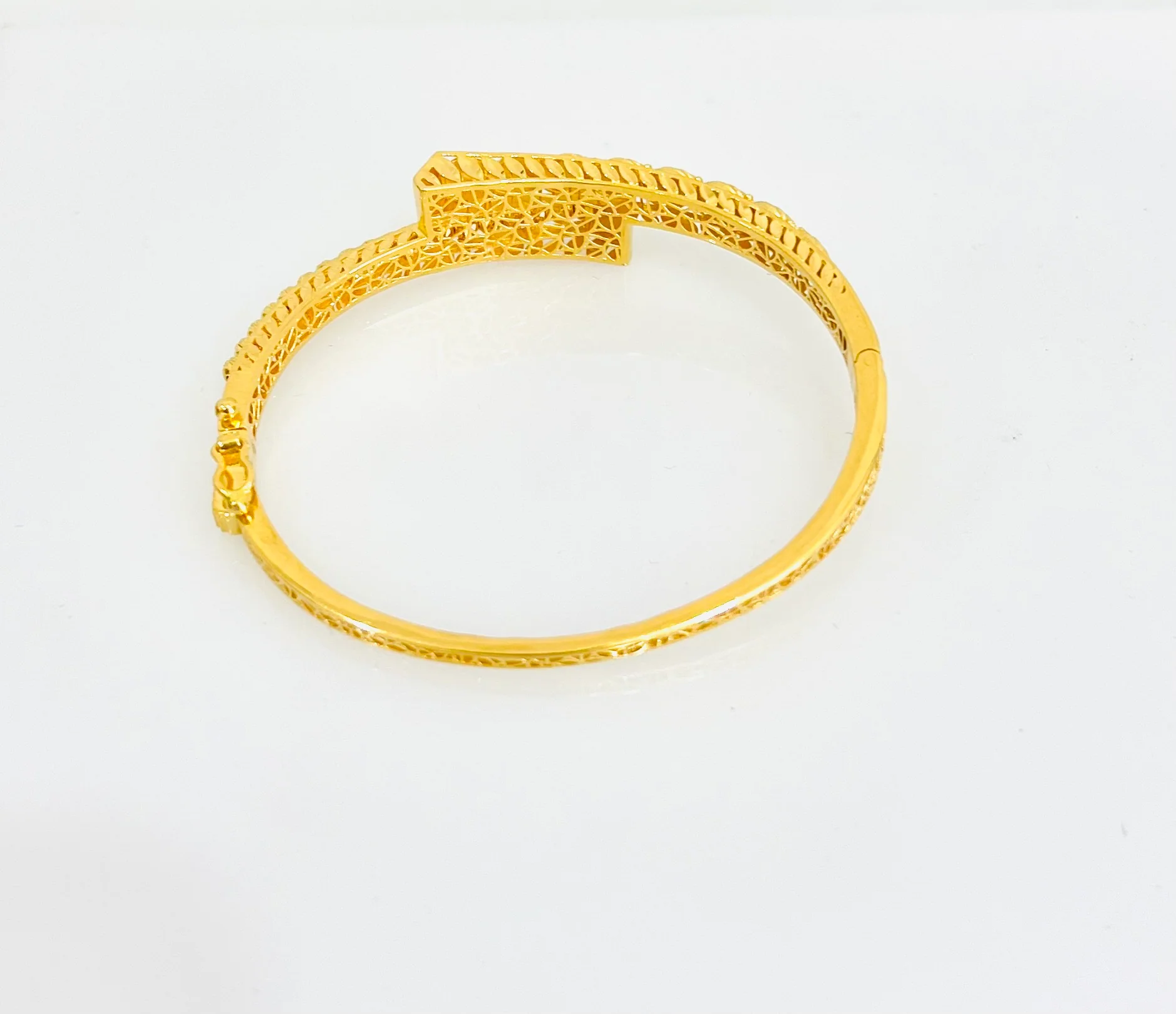 21K Gold Bangle Bracelets - Image 3