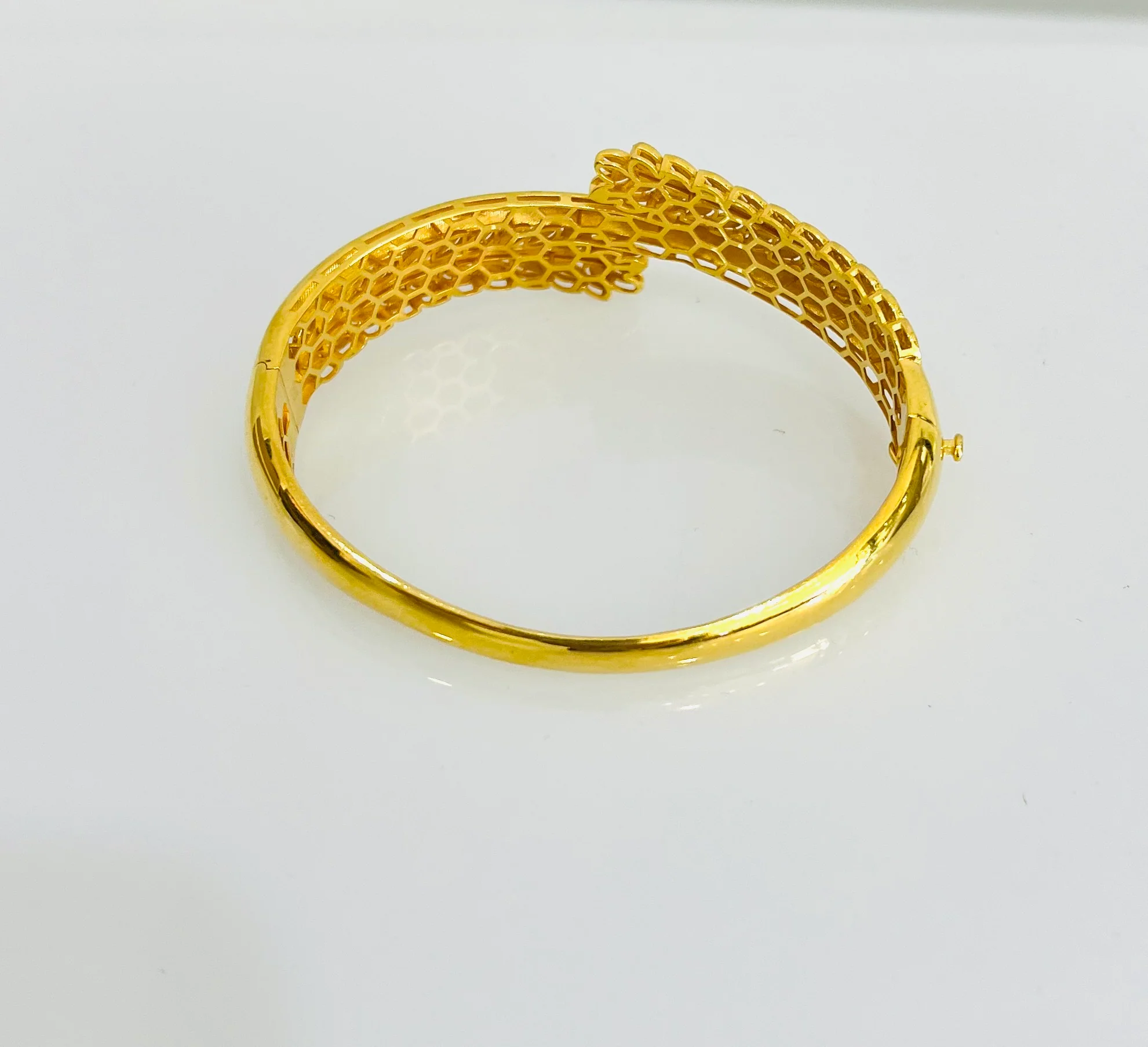 21K Gold Leaf Bangle Bracelet - Image 3